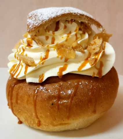 Bild på Salt caramel semla